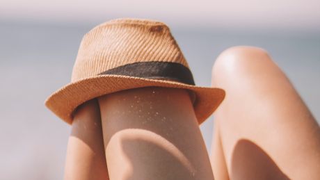 Jak skutecznie regenerować skórę doświadczoną letnimi ekscesami