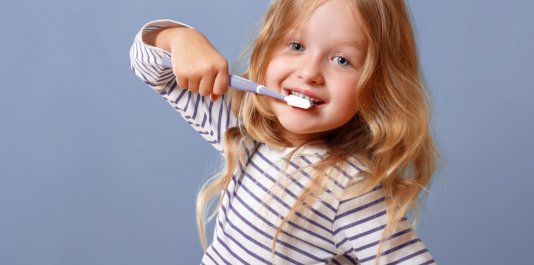 Naucz dziecko dbać o zęby. Sprawdź 7 najczęstszych błędów!